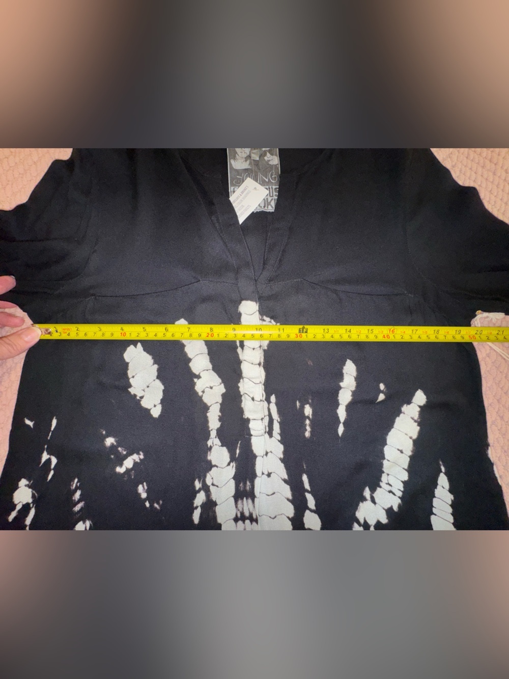Young Fabulous & Broke Black White Tie Dye Hi-Low Long Sleeve Top Size Small NWT - Picture 3 of 11